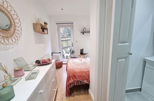 Photo 7 - 4Bed 3Bath - 8min to London Bridge