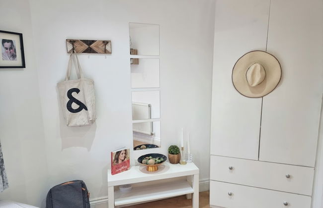 4Bed 3Bath - 8min to London Bridge - Photo 9