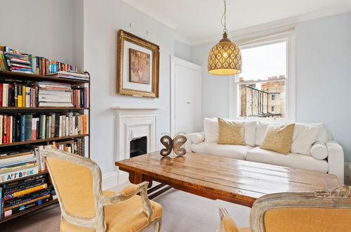 Photo 15 - Charming 3BD House W/private Garden - Fulham