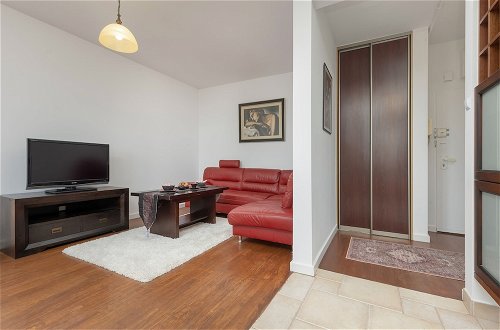 Photo 23 - Cozy Apartment Near Airport by Renters