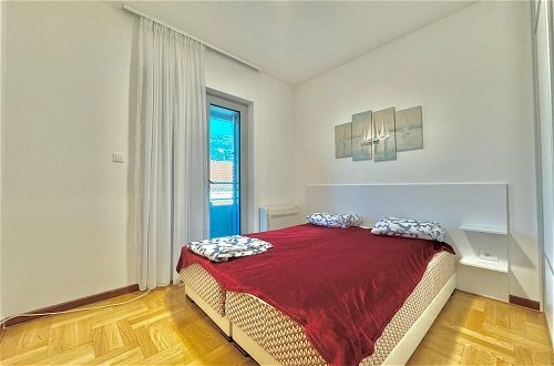 Photo 1 - Comfort One Bedroom Apartment