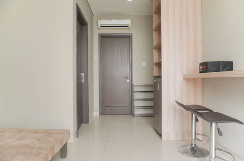 Foto 18 - Homey And Warm 1Br At Ciputra International Apartment