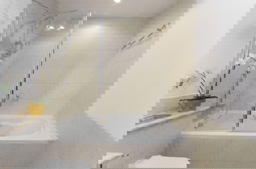 Foto 28 - Maison Privee - Exclusive Duplex Villa with Panoramic Terrace Overlooking Burj Khalifa