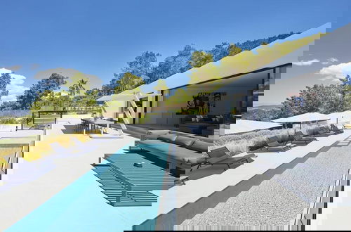 Foto 29 - Sleek Villa With Nice Terrace