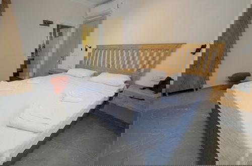 Photo 8 - Diplomat Suites