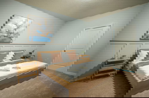 Foto 33 - Fun and Relax 10 Bed Home Pool Themed Rooms