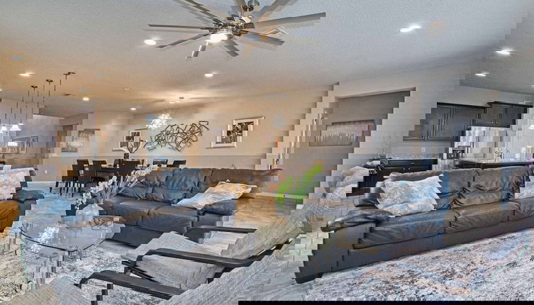 Foto 1 - Home 8 Bdrm at Windsor Westside With Top Amenities