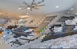 Foto 1 - Home 8 Bdrm at Windsor Westside With Top Amenities