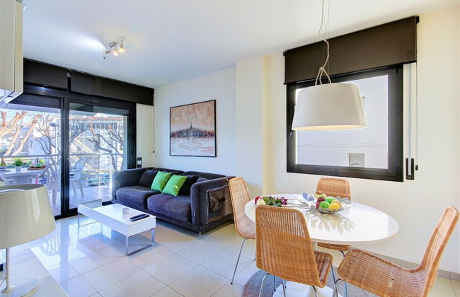 Beachfront Apartment in Roses - Photo 10