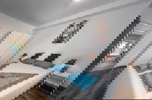 Foto 5 - Pretty Apartment With Balcony