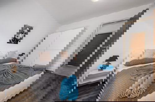 Foto 3 - Pretty Apartment With Balcony