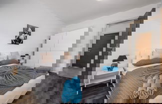 Foto 3 - Pretty Apartment With Balcony
