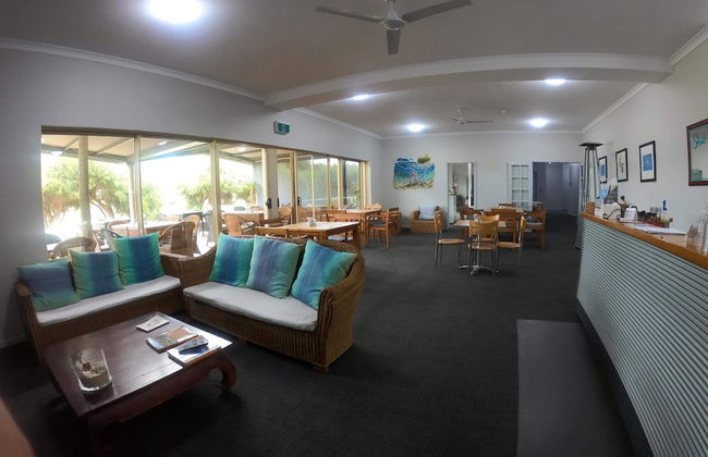 Center Break beach stay - Photo 6