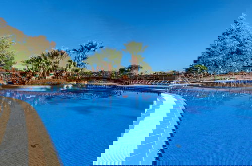 Foto 15 - Beautiful Wooden Bungalow With Shared Pool