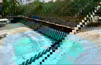 Foto 2 - Family Fun Oasis Hot Tub Steam Room Pool Stream Firepit Games