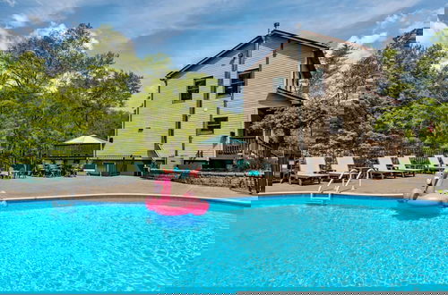 Foto 9 - Family Fun Oasis Hot Tub Steam Room Pool Stream Firepit Games