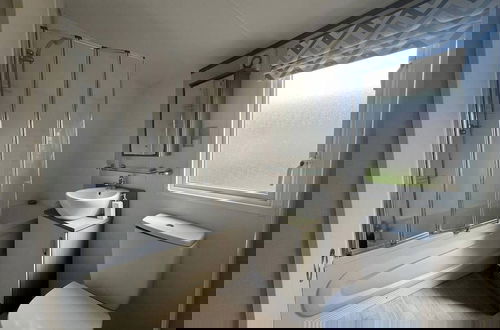 Photo 6 - Flagshipsite-caravan-sleeps7-fast Internet