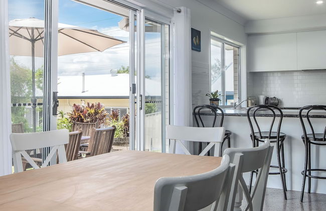 Coastal Relaxation in Banora - Photo 1
