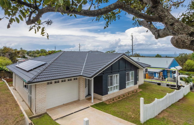 Coastal Relaxation in Banora - Photo 23