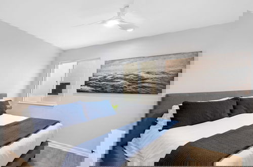 Foto 15 - Sandy by Avantstay Oceanview, Steps to Beach Patio w/ Fire Pit + Dining Area