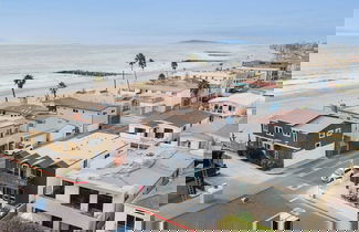 Foto 3 - Sandy by Avantstay Oceanview, Steps to Beach Patio w/ Fire Pit + Dining Area