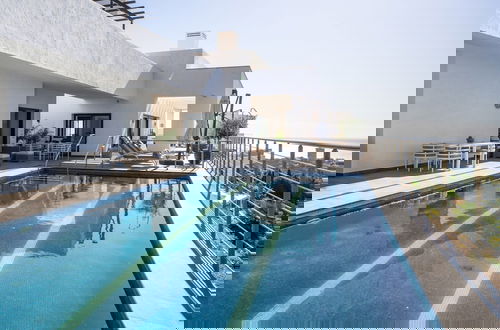 Foto 42 - Lavish Villa With Private Pool