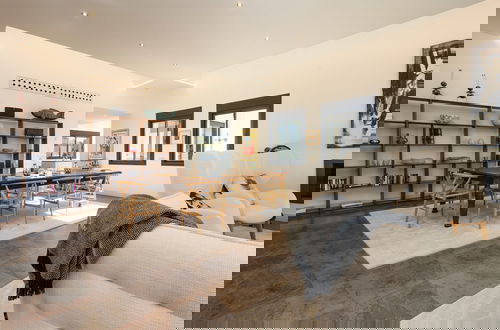 Foto 50 - Lavish Villa With Private Pool