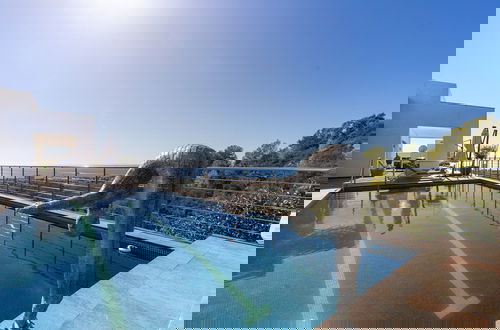 Foto 36 - Lavish Villa With Private Pool