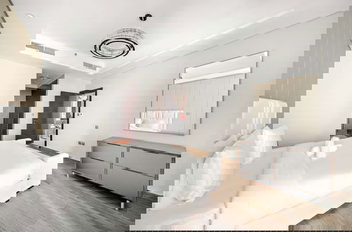 Foto 9 - Modern 1BR With Stunning Views in Business Bay