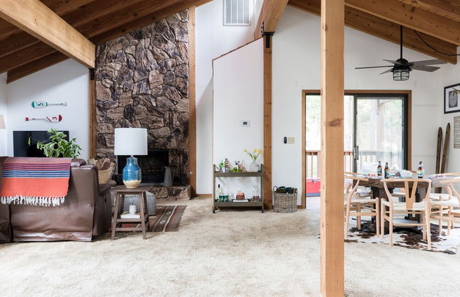 Wolfe by Avantstay 5mins Northstar w Hot Tub Fireplace 2 Private Decks - Foto 11