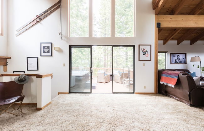 Wolfe by Avantstay 5mins Northstar w Hot Tub Fireplace 2 Private Decks - Foto 10