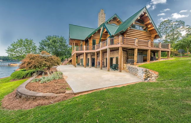 Azalea Retreat- The Lodge by Avantstay Best View - Photo 14