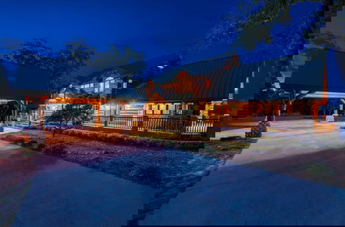 Photo 10 - Azalea Retreat- The Lodge by Avantstay Best View