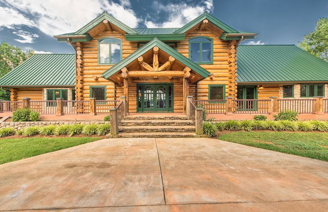 Azalea Retreat- The Lodge by Avantstay Best View - Photo 16