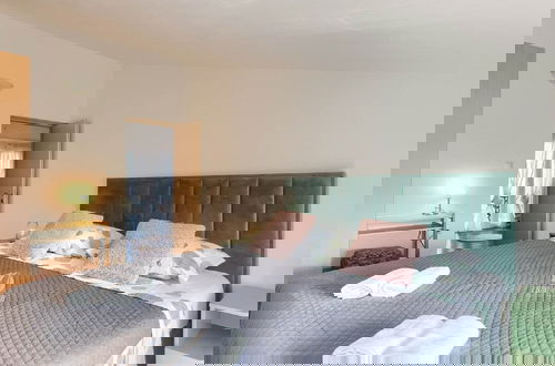 Foto 5 - Spacious Home With Bubble Bath and Garden