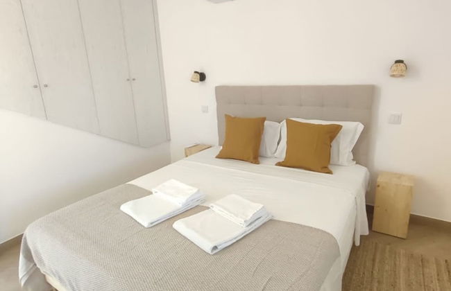 2 Floors Home Near Carvoeiro Slidesplash - Photo 13