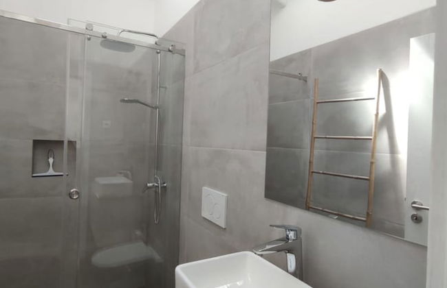 2 Floors Home Near Carvoeiro Slidesplash - Photo 19