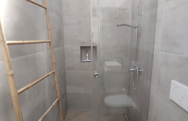 2 Floors Home Near Carvoeiro Slidesplash - Photo 16