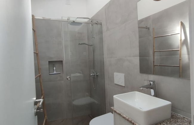 2 Floors Home Near Carvoeiro Slidesplash - Photo 23