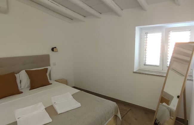 2 Floors Home Near Carvoeiro Slidesplash - Photo 11