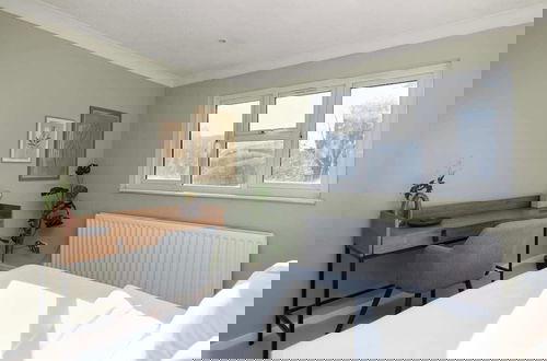 Foto 6 - The Kennington Park Retreat - Inviting 2bdr Apartment