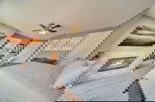 Foto 3 - Spacious Golf Course Retreat - w/ Modern Kitchen