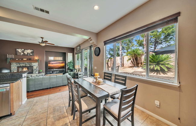 Spacious Golf Course Retreat - w/ Modern Kitchen - Foto 10