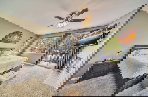 Foto 7 - Spacious Golf Course Retreat - w/ Modern Kitchen