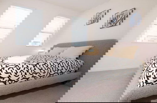 Foto 6 - Modern Designer Stay Bright Chic Spacious
