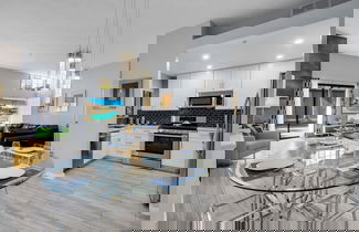 Foto 1 - Hollywood Glam Hideaway