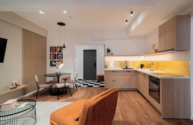 Playful & Trendy 2BR on Regina Elisabeta, Steps to Cismigiu Gardens | Bathtub & Boulevard Views - Foto 1