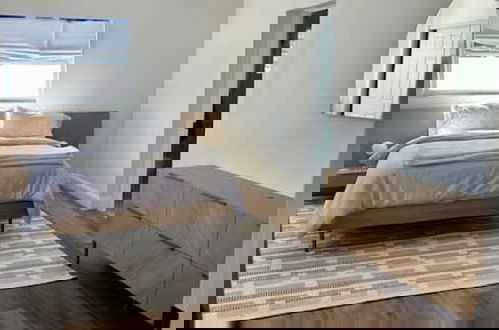 Foto 1 - NEW Stunning Home-close to Beaches-pet Friendly