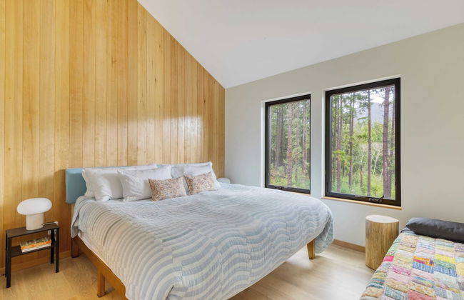 Rustic Arch Cape Getaway w/ Vibrant Interior Walk to the Beach Cape Wonder - Foto 19