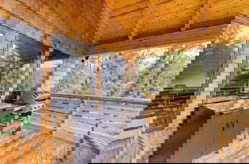 Foto 15 - Rustic Arch Cape Getaway w/ Vibrant Interior Walk to the Beach Cape Wonder